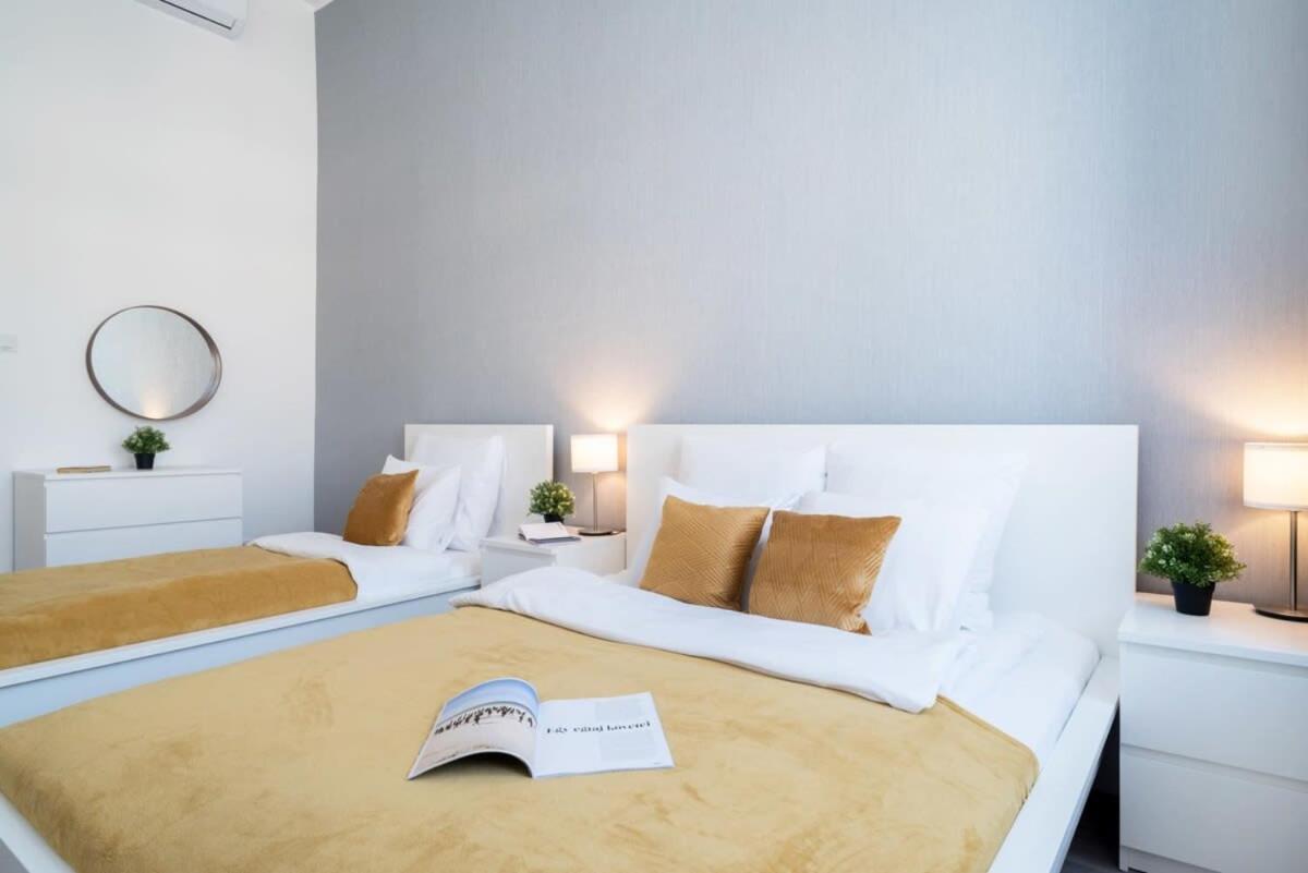 Large Apartment At Perfect Central Location Budapest Exterior foto
