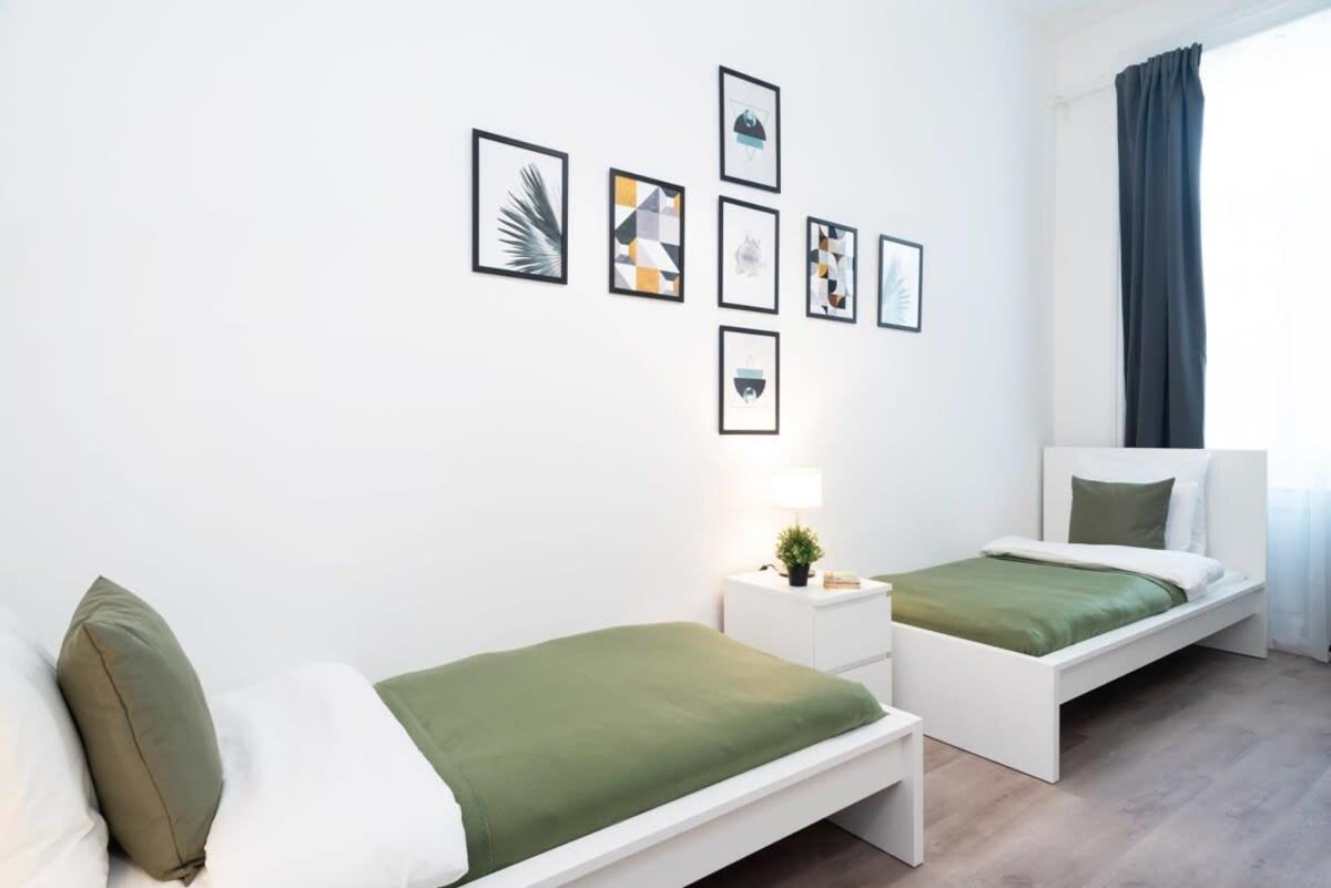 Large Apartment At Perfect Central Location Budapest Exterior foto